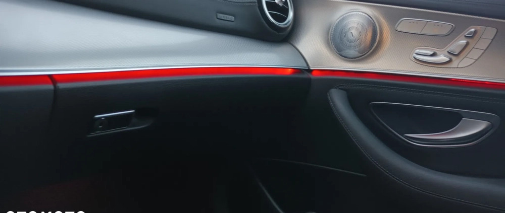 Mercedes-Benz Klasa E cena 146000 przebieg: 278000, rok produkcji 2018 z Wrocław małe 667